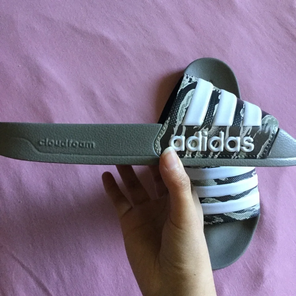 Adidas Adilette Cloudfoam camo shower slides NWOT